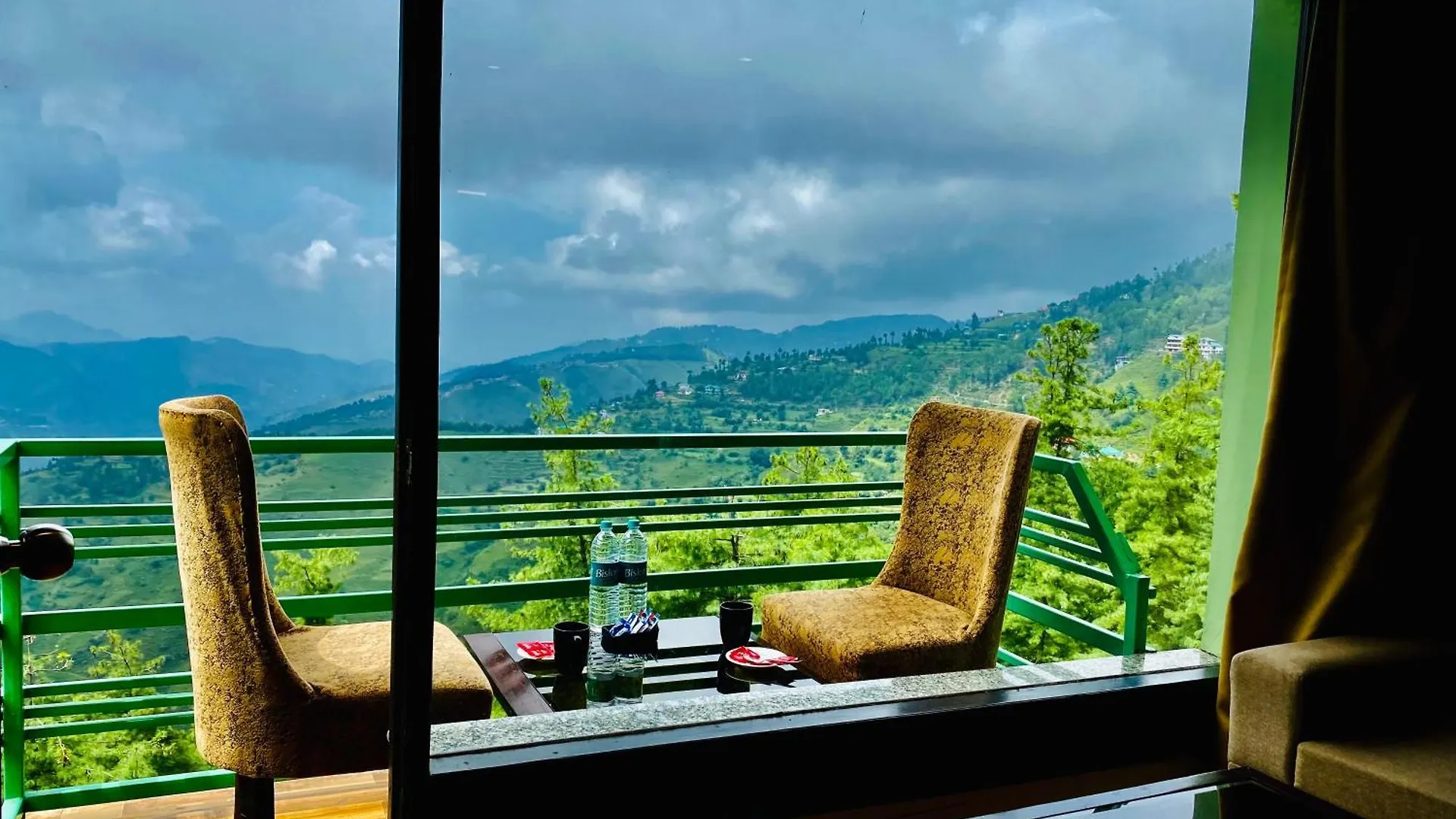Royal Green Valley Mashobra By Naina Staycation - Mountain And Valley View Rooms 4*, Shimla Índia
