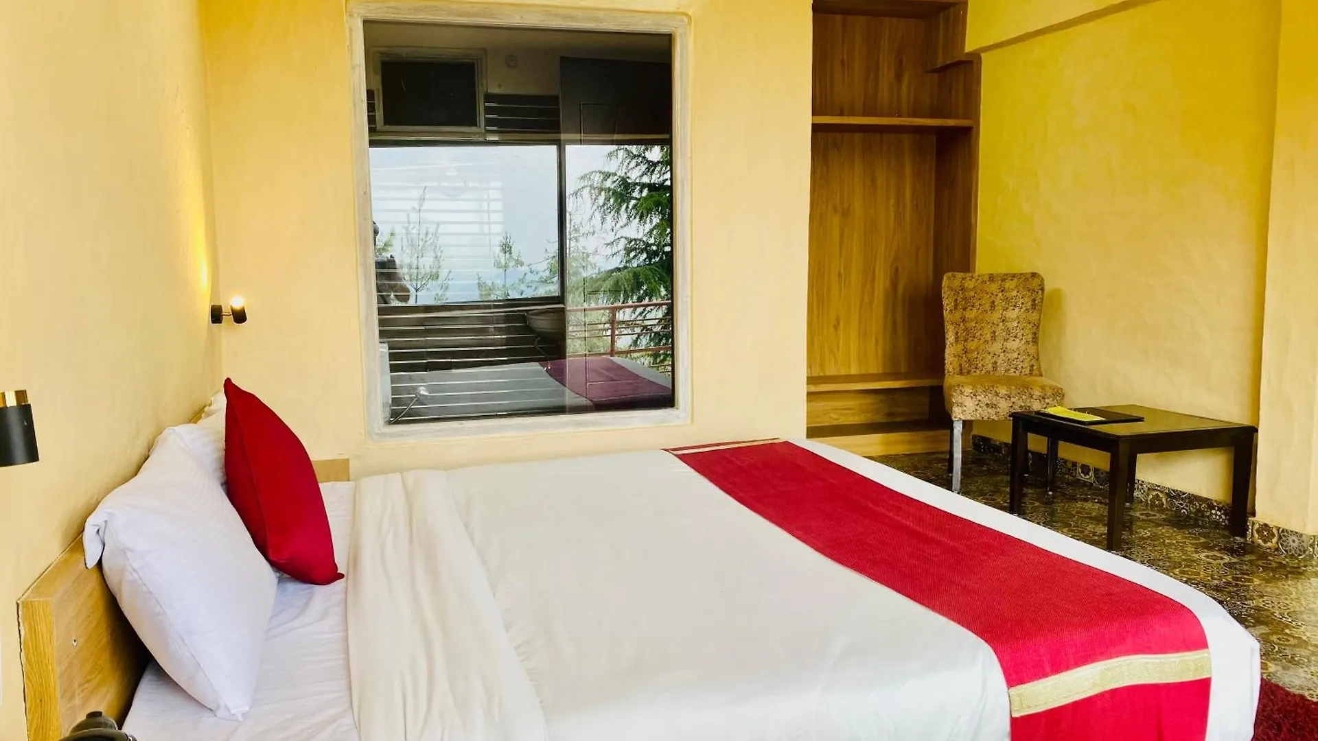 Royal Green Valley Mashobra By Naina Staycation - Mountain And Valley View Rooms 4*, Shimla