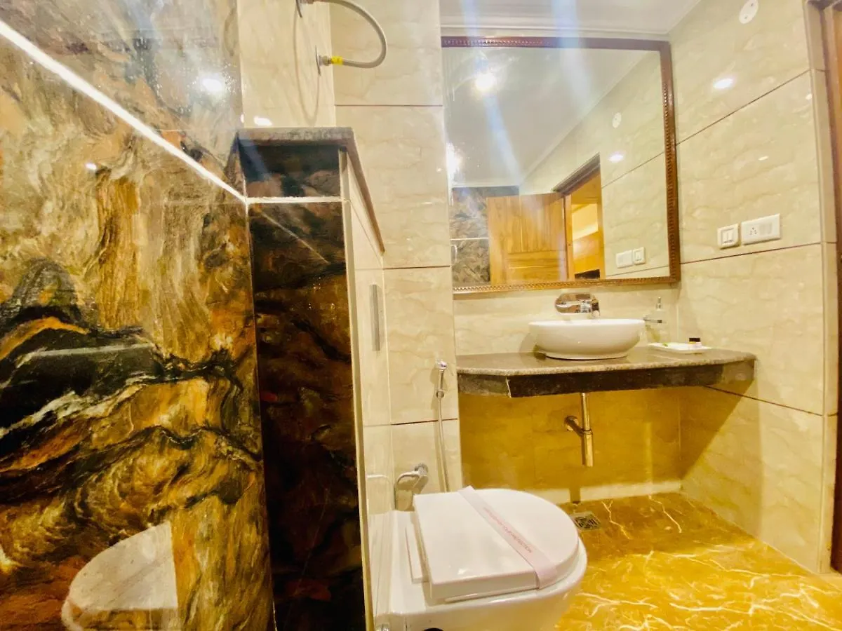 Royal Green Valley Mashobra By Naina Staycation - Mountain And Valley View Rooms 4*, Shimla