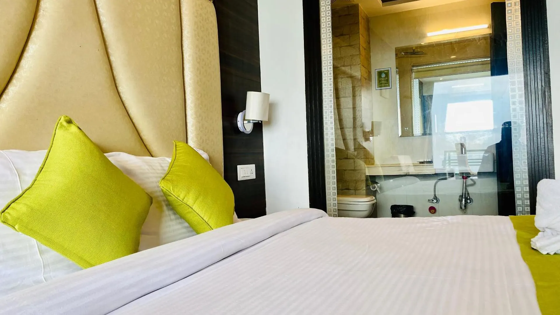 **** Hotel Royal Green Valley Mashobra By Naina Staycation - Mountain And Valley View Rooms Indien