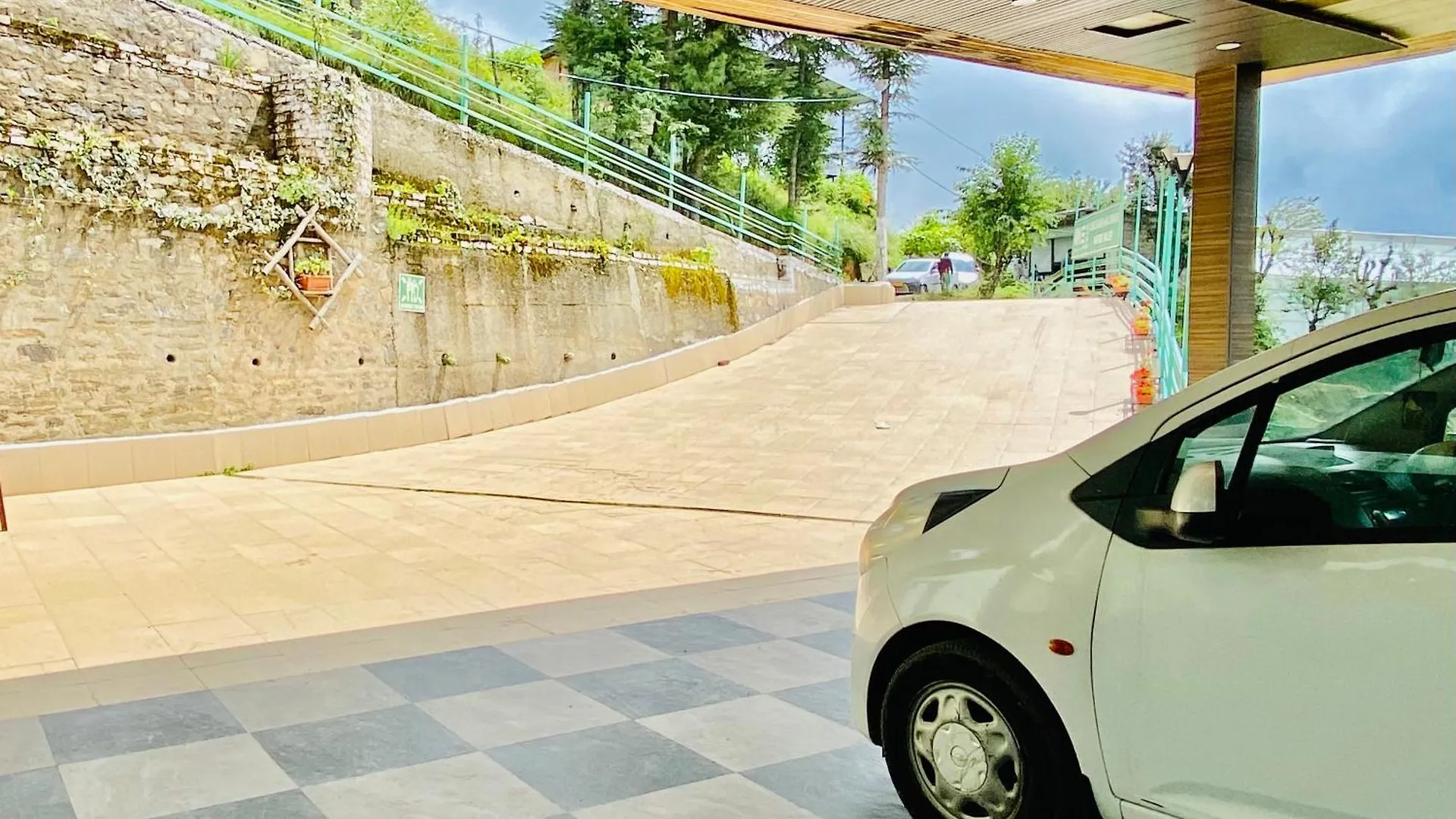 **** Hotel Royal Green Valley Mashobra By Naina Staycation - Mountain And Valley View Rooms Indien